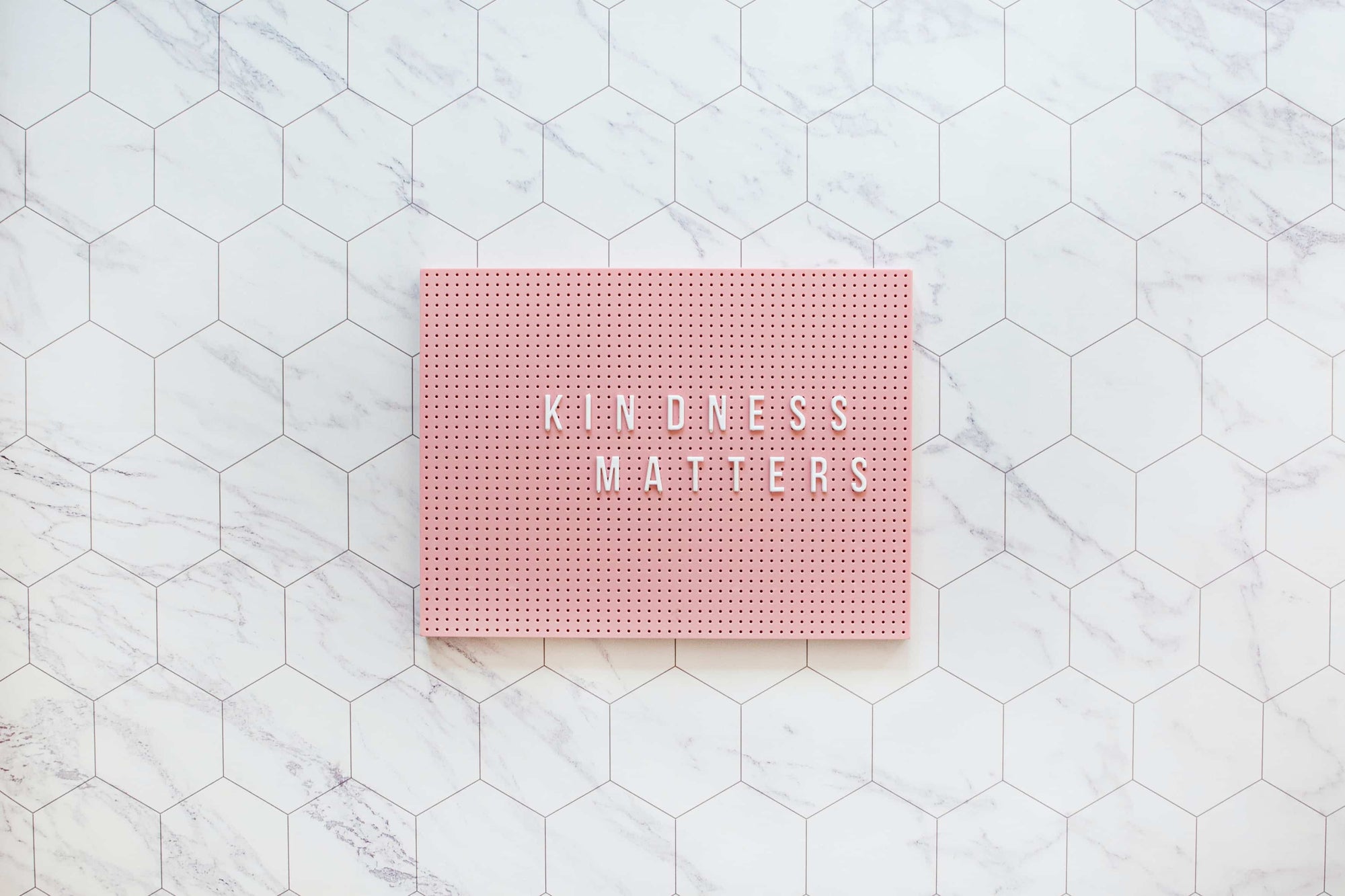 RANDOM ACTS OF KINDNESS: 7 Ideen für dich