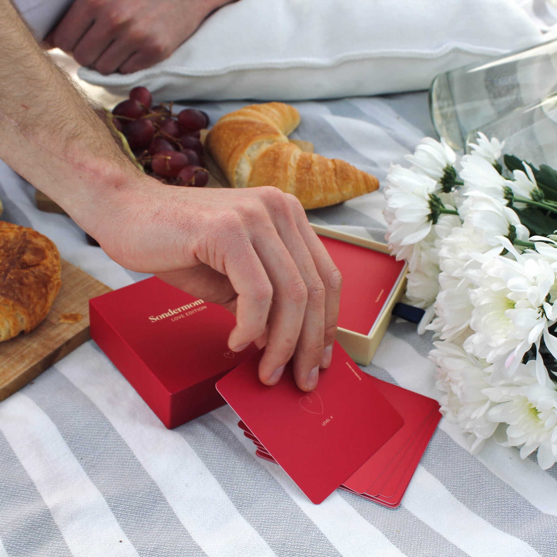 Sondermoment Fragespiel Love Edition Geschenk fĂŒr Freund Valentinstag