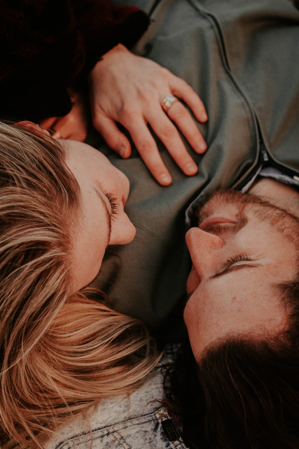 15 bedeutende Fragen für Paare: So stärkt ihr eure Liebe und Beziehung
